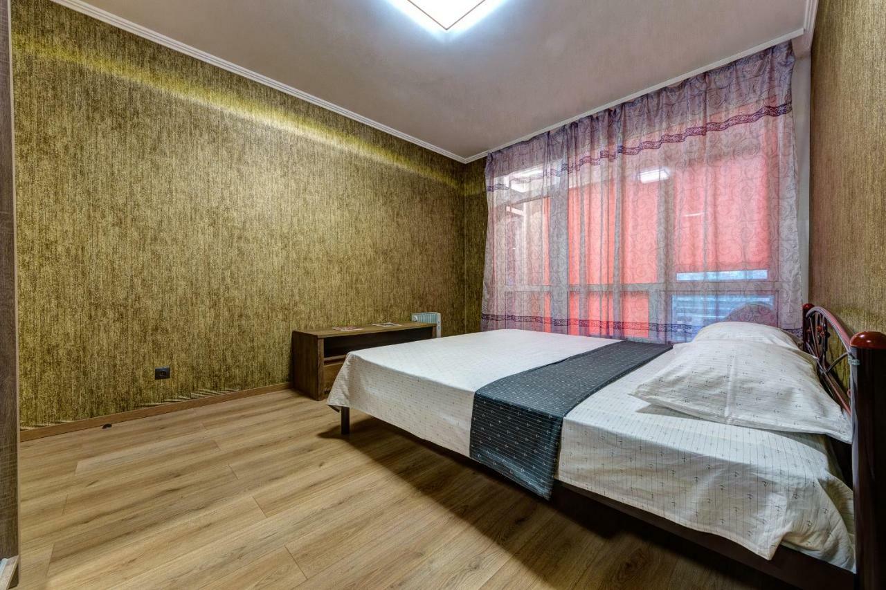 Apartments Near Shevchenko Boulevard Kyiv Exterior foto